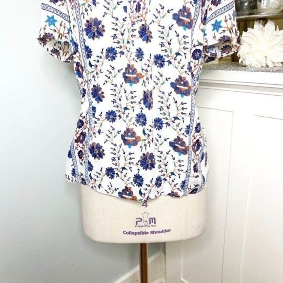 Lucky Floral Printed Keyhole Blouse Small - Picture 6 of 10